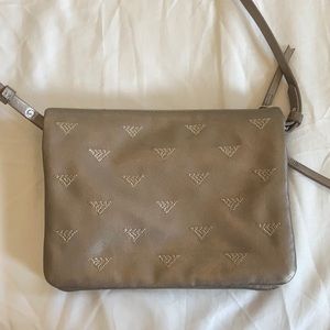 Cross bossy purse